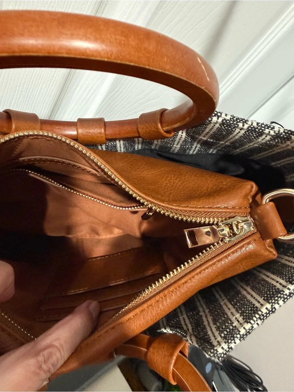 Antik Kraft Black & Tan Striped Shoulder Bag 2 purses in one - Picture 12 of 14